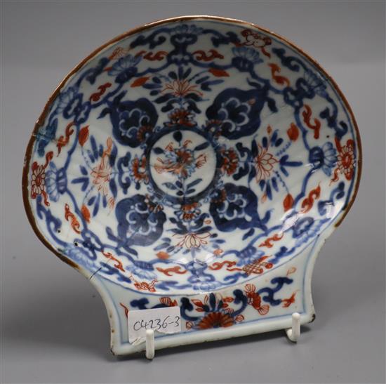 A Chinese Kangxi Imari shell dish height 15cm (a.f.)